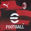 camisa ac milan pre jogo torcedor puma masculina vermelha com detalhes em preto
