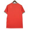 Camisa vermelha de futebol vista por trás